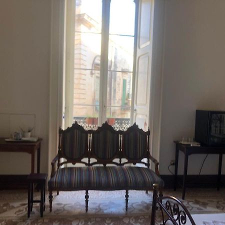 לצ'ה Palazzo Bernardini Suites מראה חיצוני תמונה