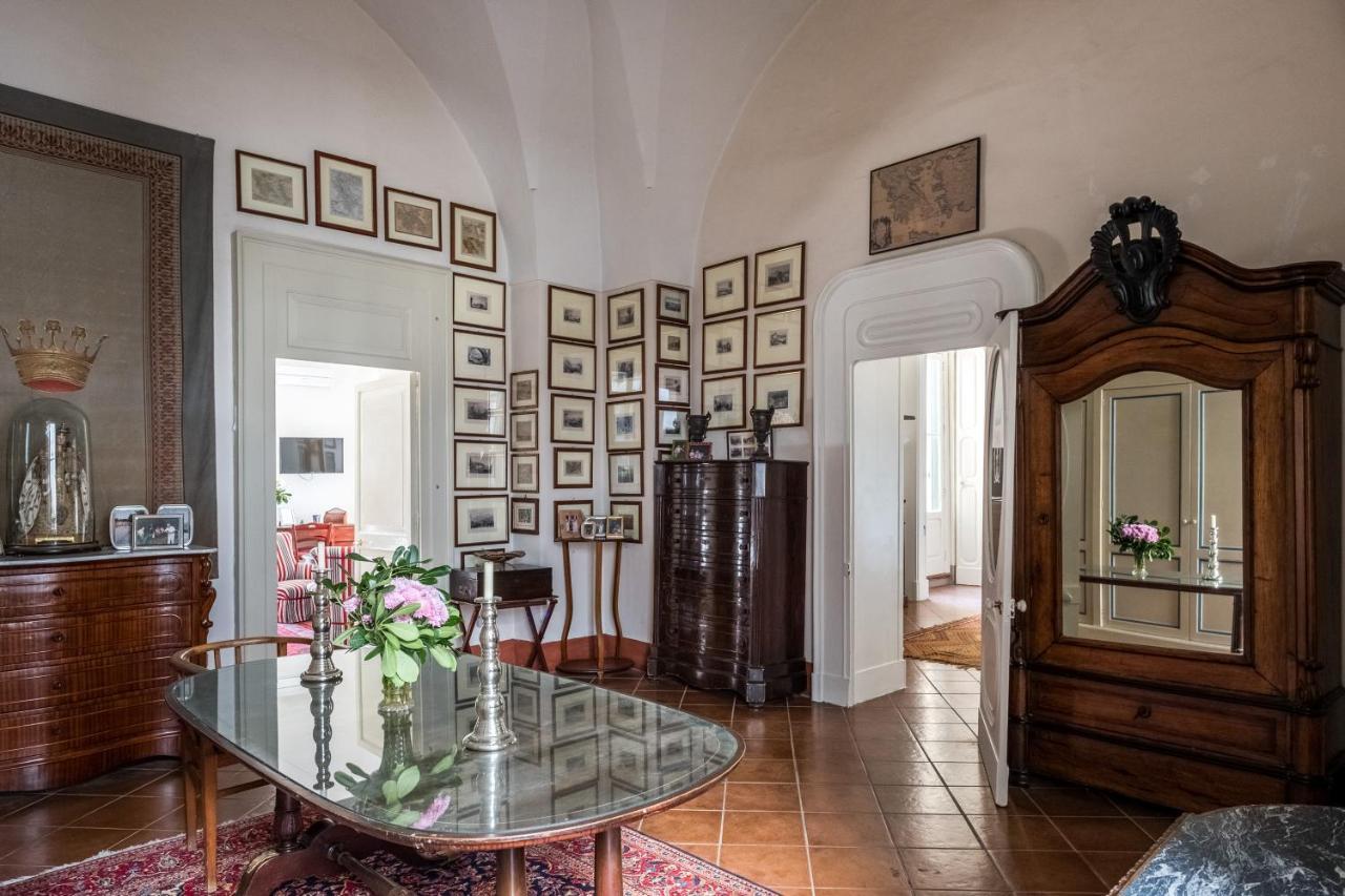 לצ'ה Palazzo Bernardini Suites מראה חיצוני תמונה