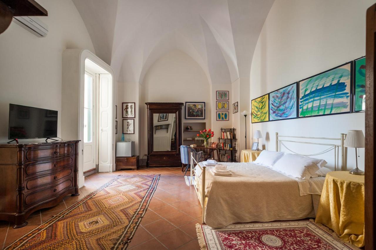 לצ'ה Palazzo Bernardini Suites מראה חיצוני תמונה