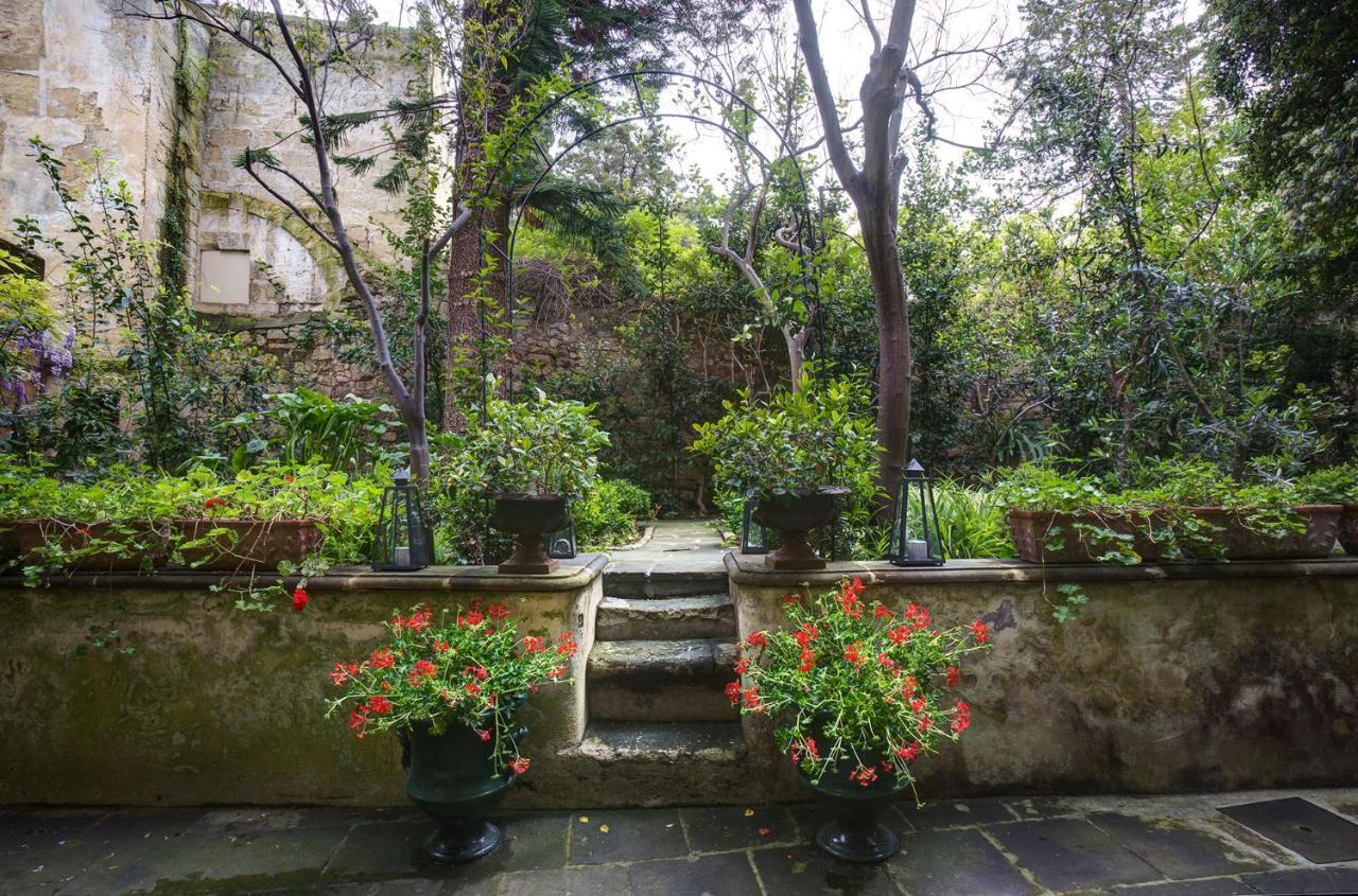 לצ'ה Palazzo Bernardini Suites מראה חיצוני תמונה