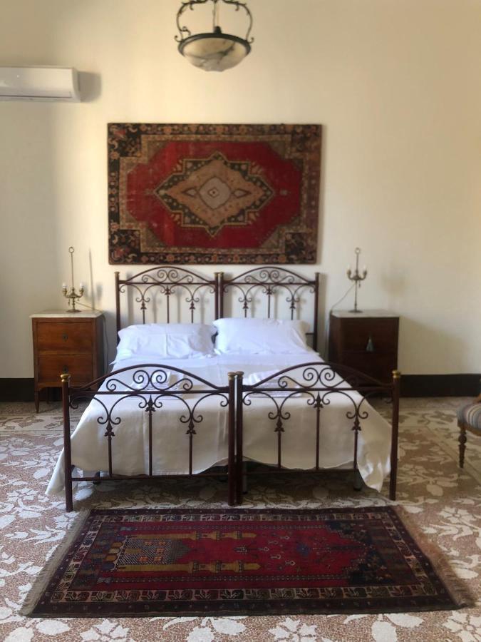 לצ'ה Palazzo Bernardini Suites מראה חיצוני תמונה