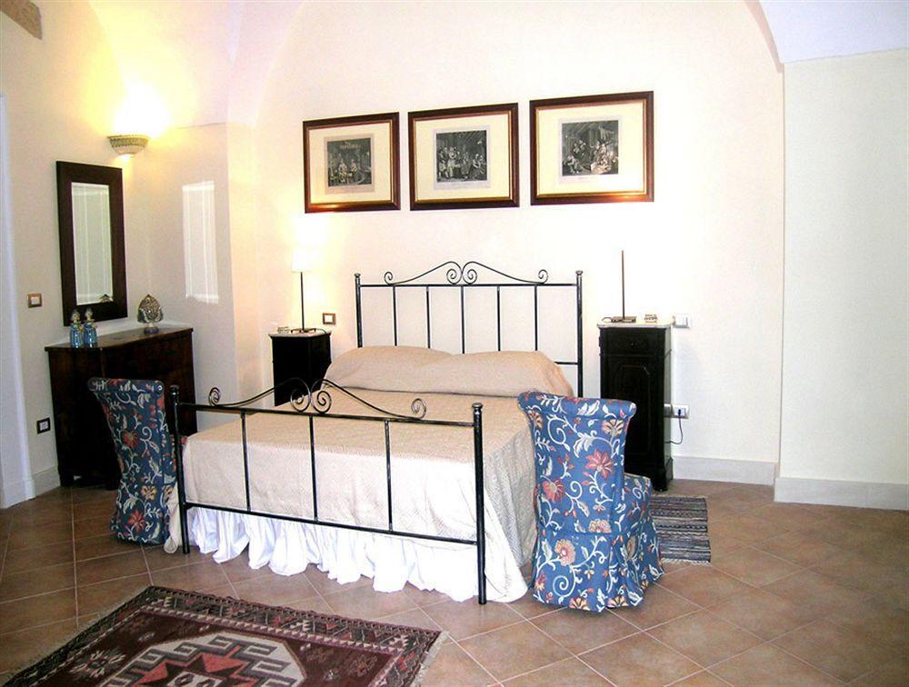 לצ'ה Palazzo Bernardini Suites מראה חיצוני תמונה