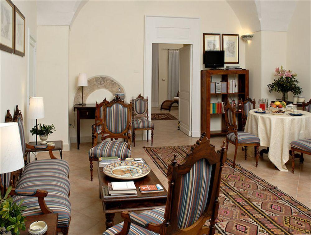 לצ'ה Palazzo Bernardini Suites מראה חיצוני תמונה
