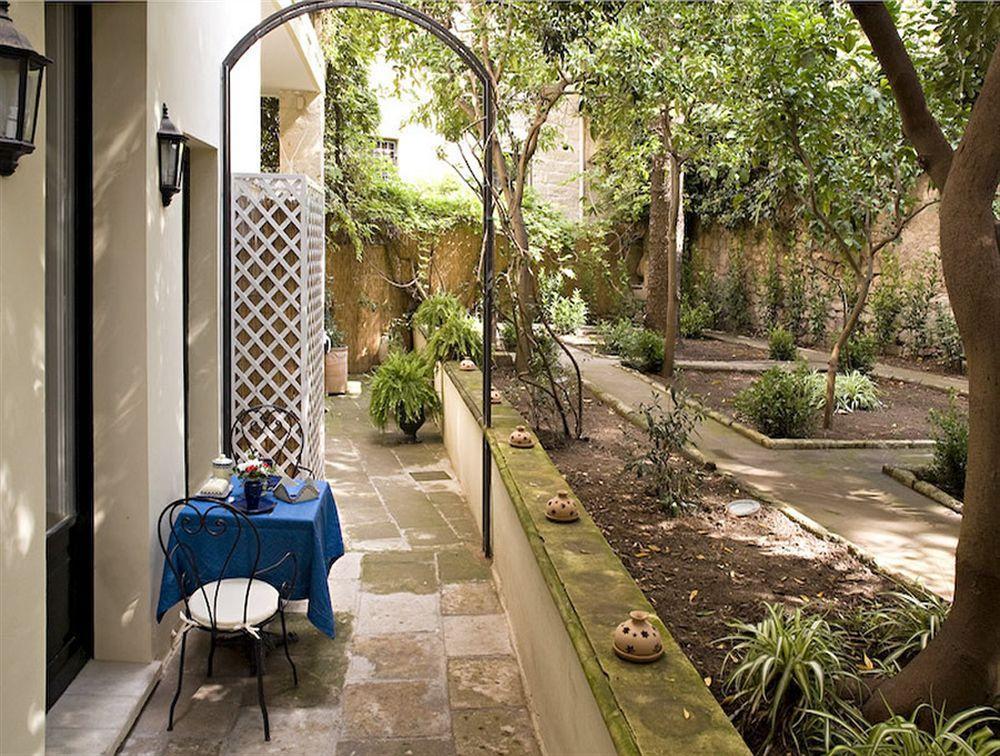 לצ'ה Palazzo Bernardini Suites מראה חיצוני תמונה