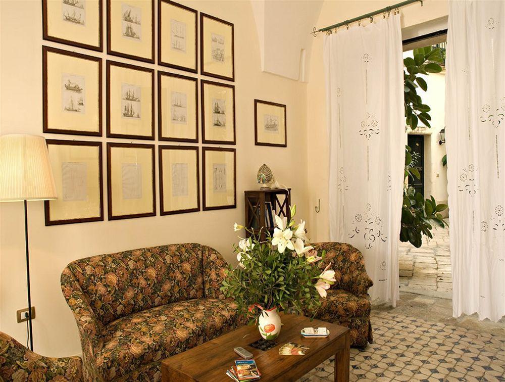 לצ'ה Palazzo Bernardini Suites מראה חיצוני תמונה