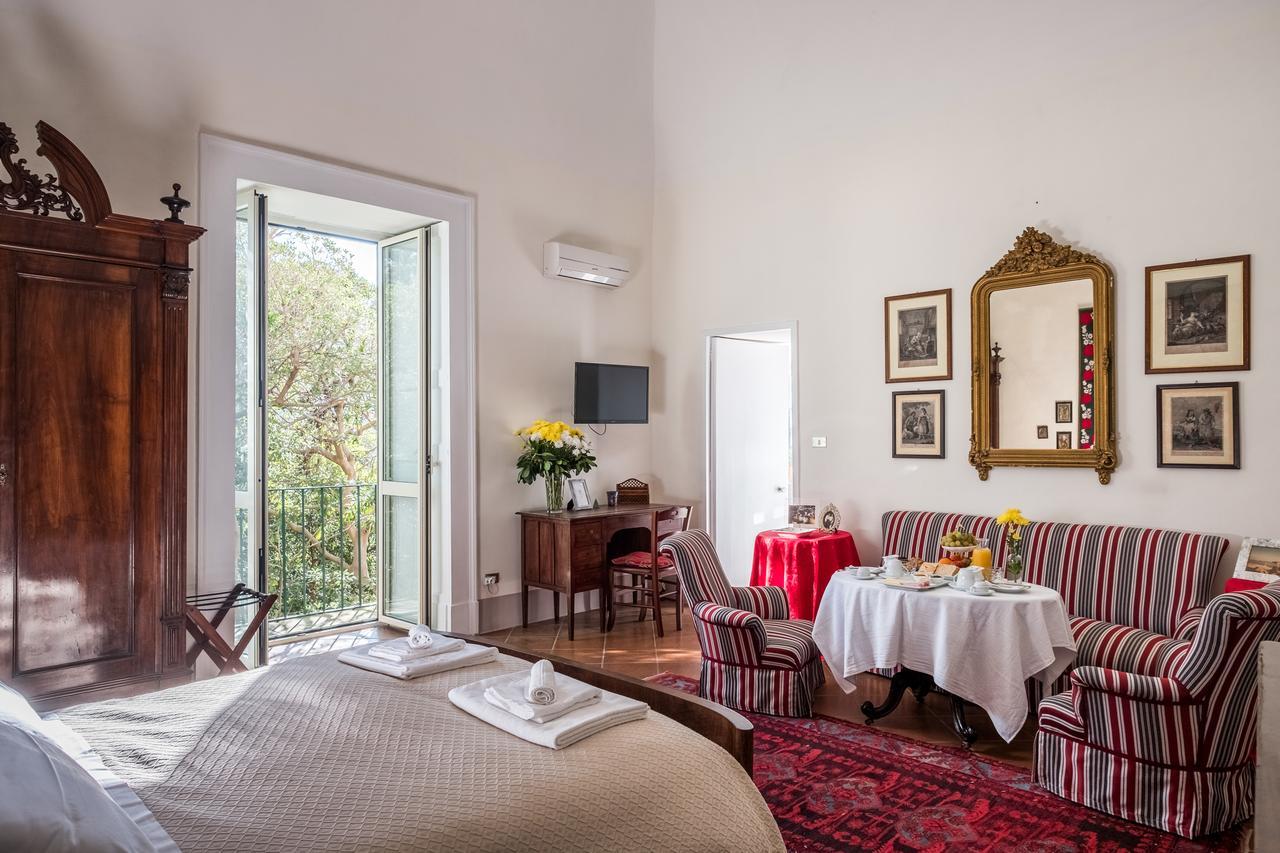 לצ'ה Palazzo Bernardini Suites מראה חיצוני תמונה