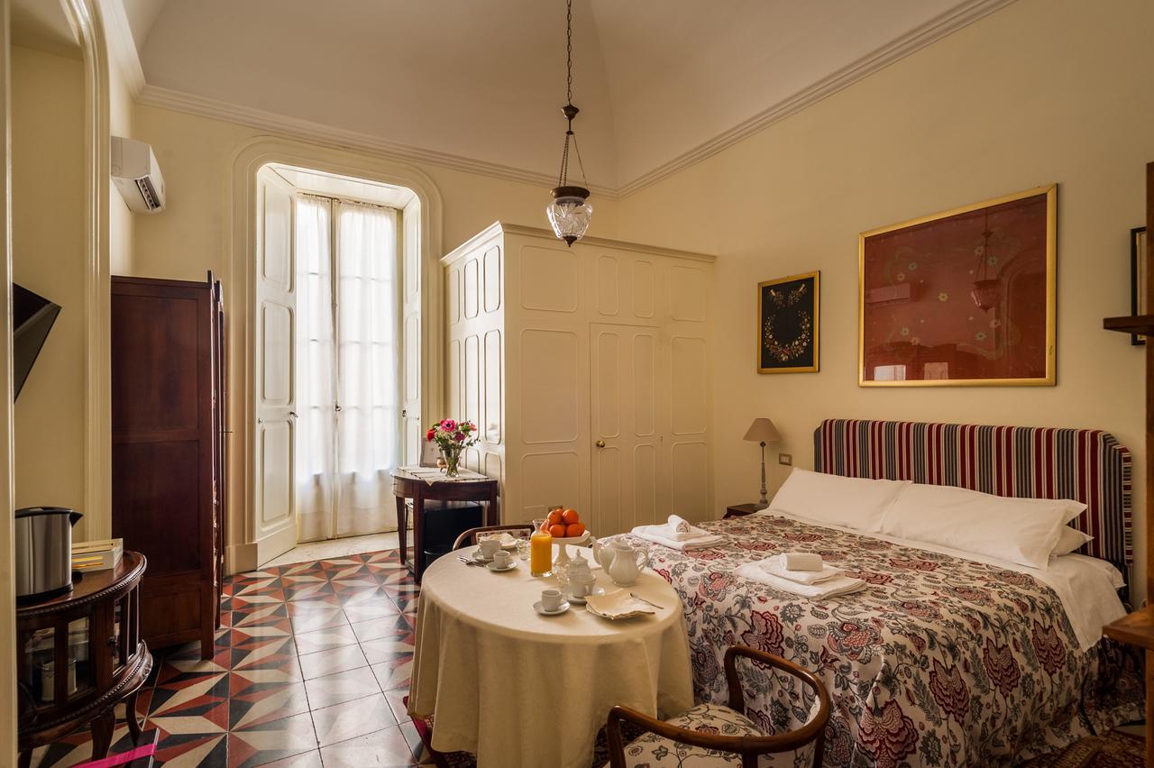 לצ'ה Palazzo Bernardini Suites מראה חיצוני תמונה