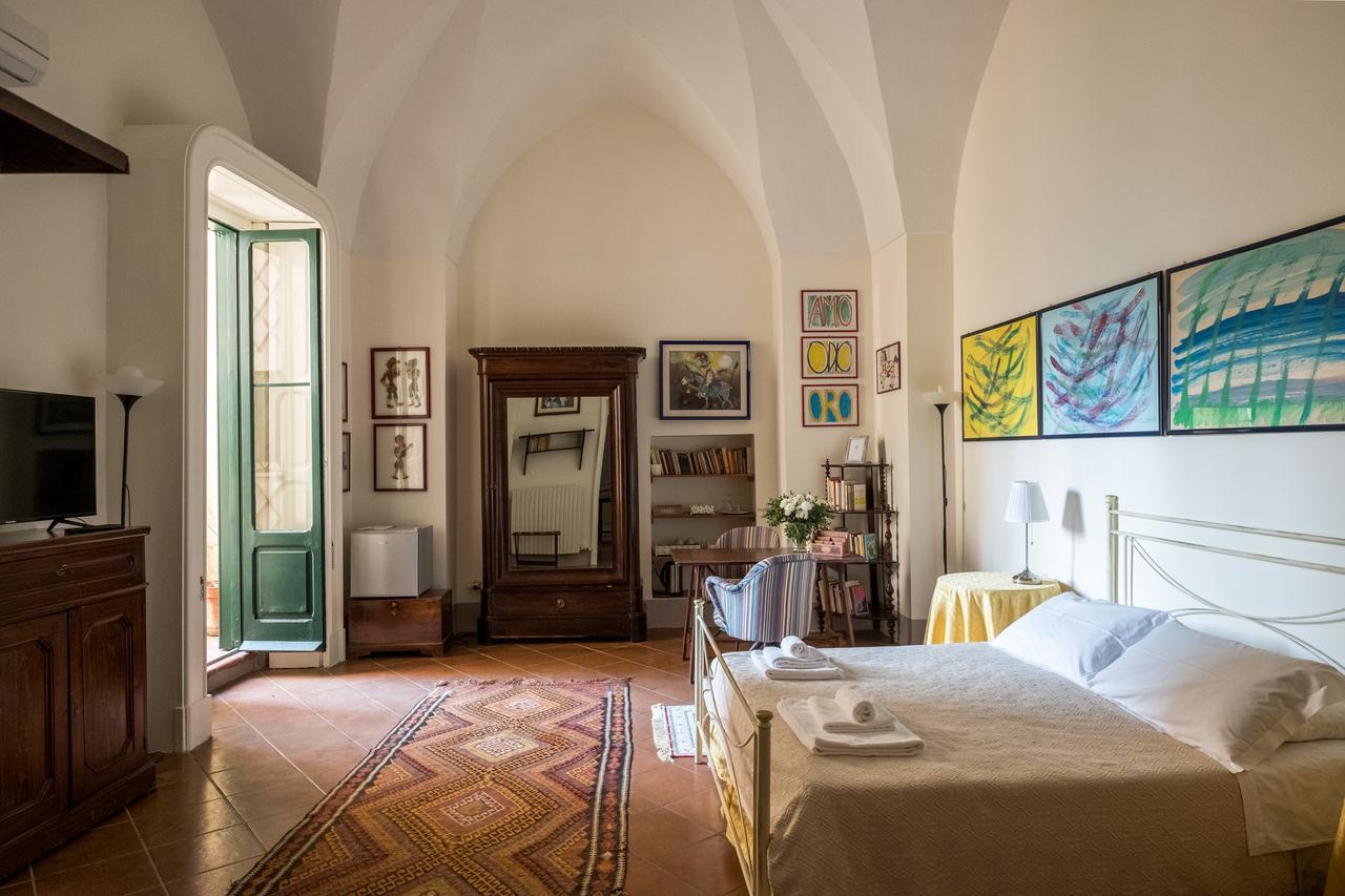 לצ'ה Palazzo Bernardini Suites מראה חיצוני תמונה