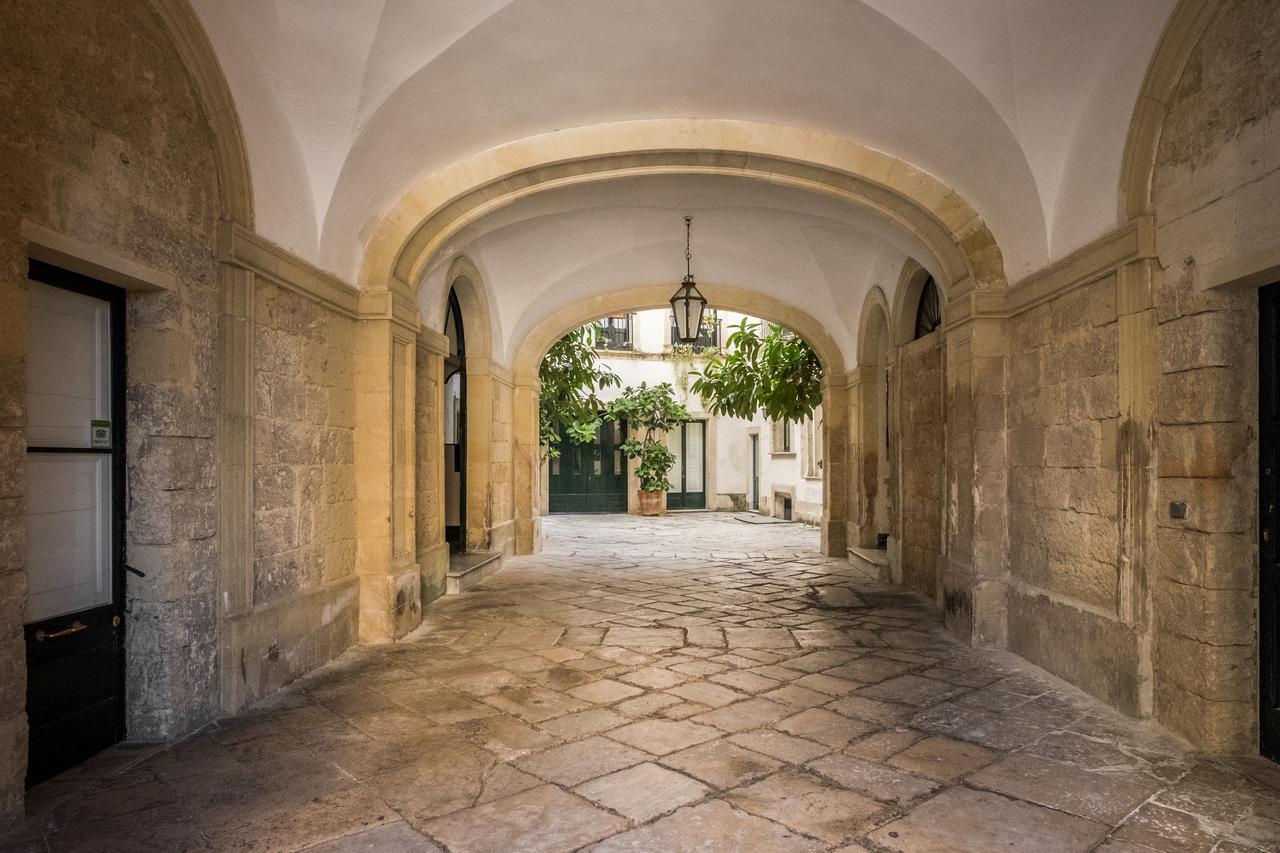 לצ'ה Palazzo Bernardini Suites מראה חיצוני תמונה